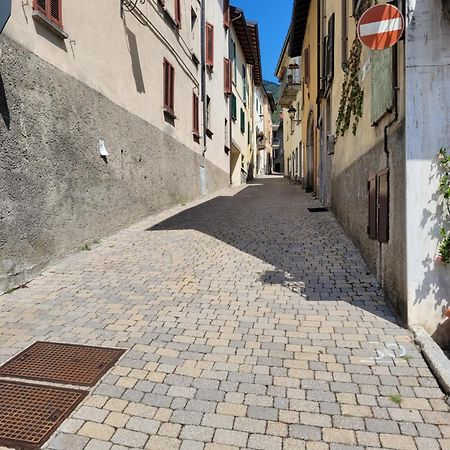 Appartamento Casa Gianna Castiglione dʼIntelvi Esterno foto