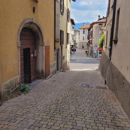 Appartamento Casa Gianna Castiglione dʼIntelvi Esterno foto