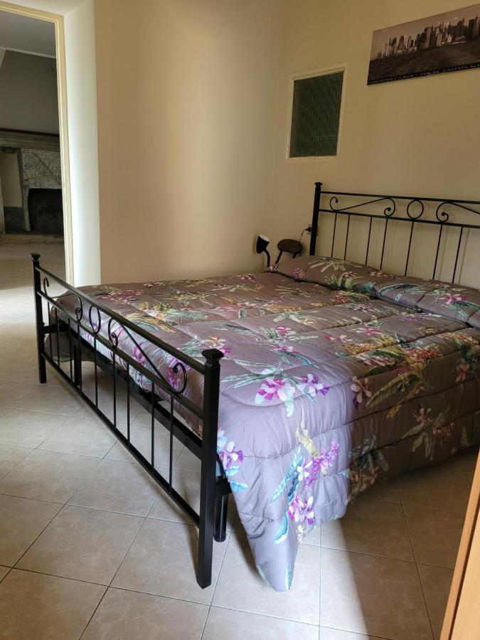 Appartamento Casa Gianna Castiglione dʼIntelvi Esterno foto