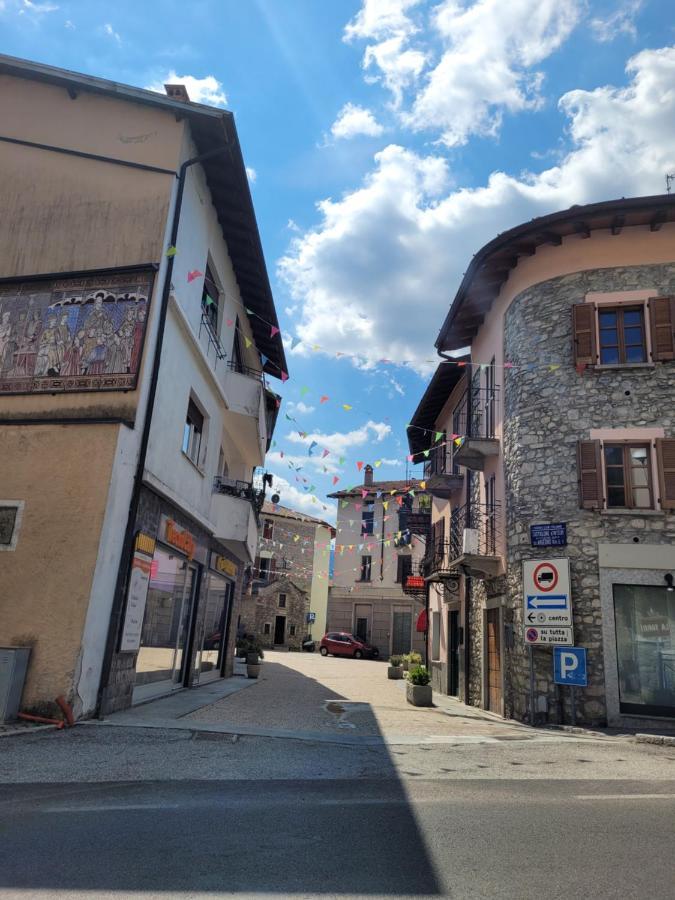 Appartamento Casa Gianna Castiglione dʼIntelvi Esterno foto