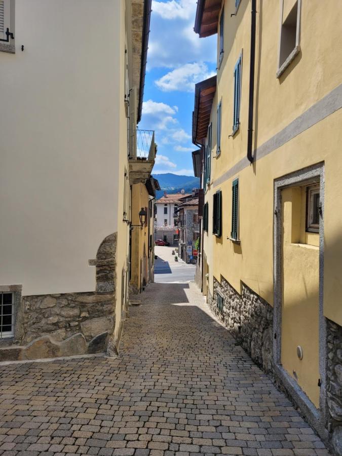 Appartamento Casa Gianna Castiglione dʼIntelvi Esterno foto
