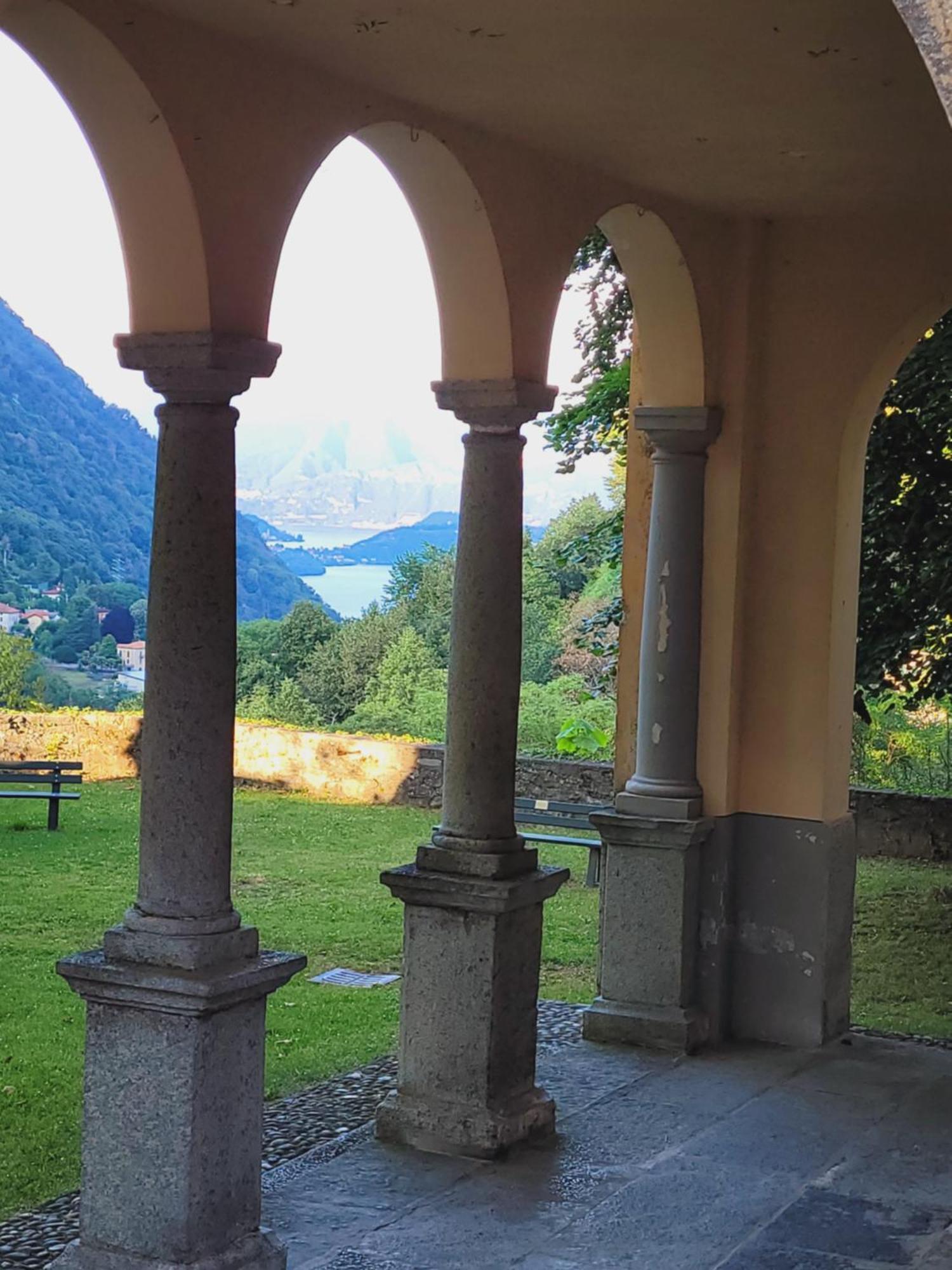 Appartamento Casa Gianna Castiglione dʼIntelvi Esterno foto