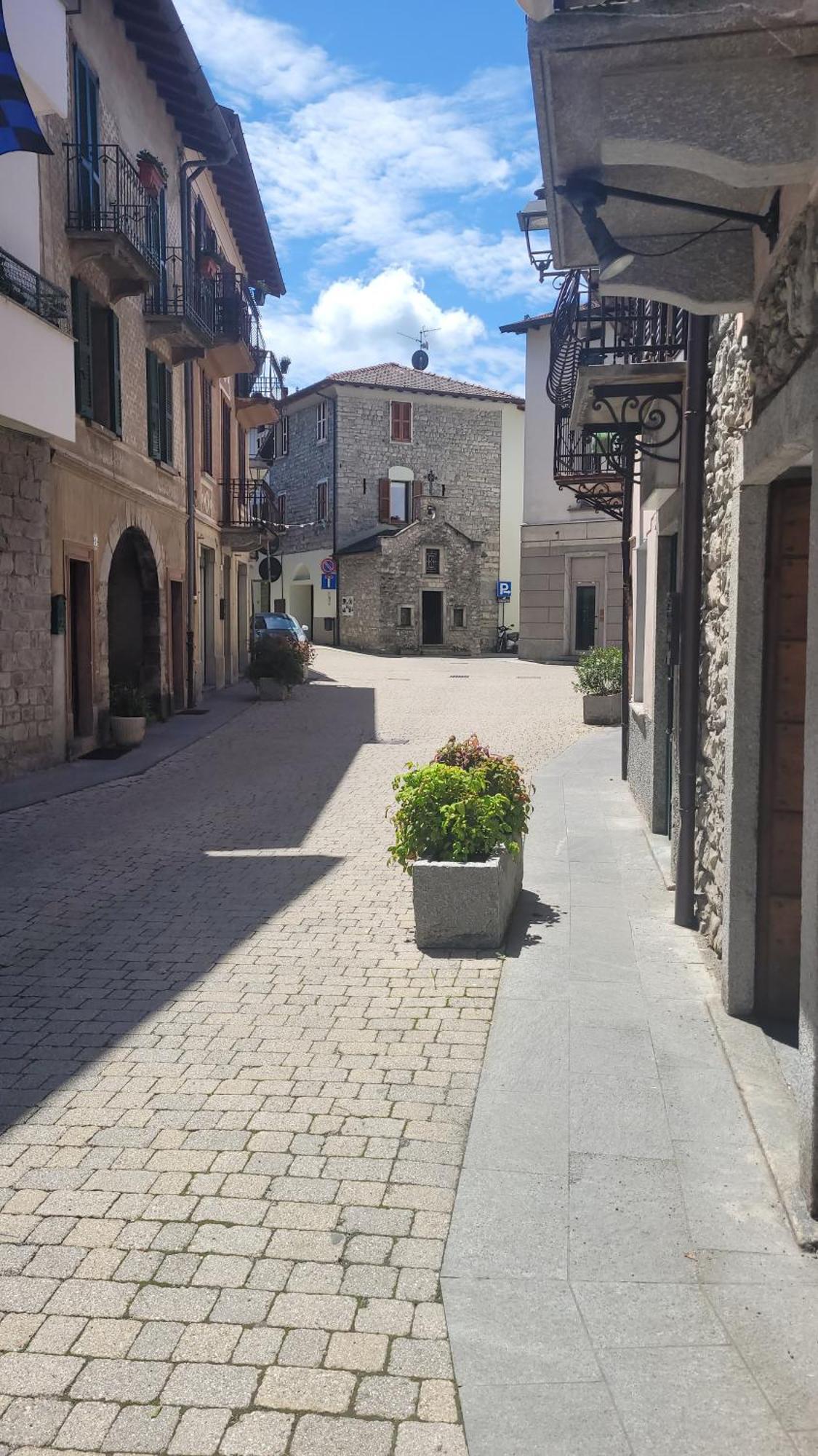 Appartamento Casa Gianna Castiglione dʼIntelvi Esterno foto
